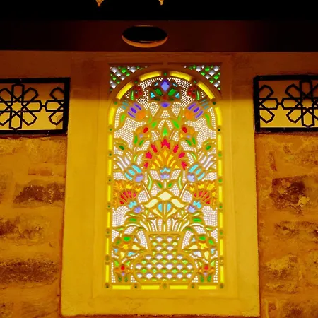 Ruestempasa Kervansaray With Free Parking מלון אודיירן